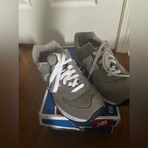 Women New Balance sneakers